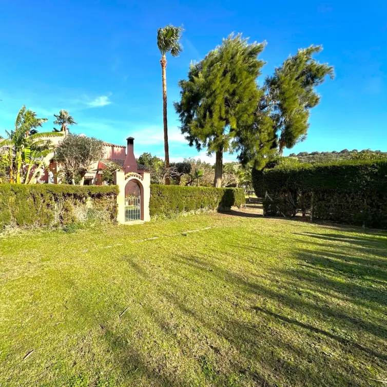 Sale of finca - cortijo in Estepona