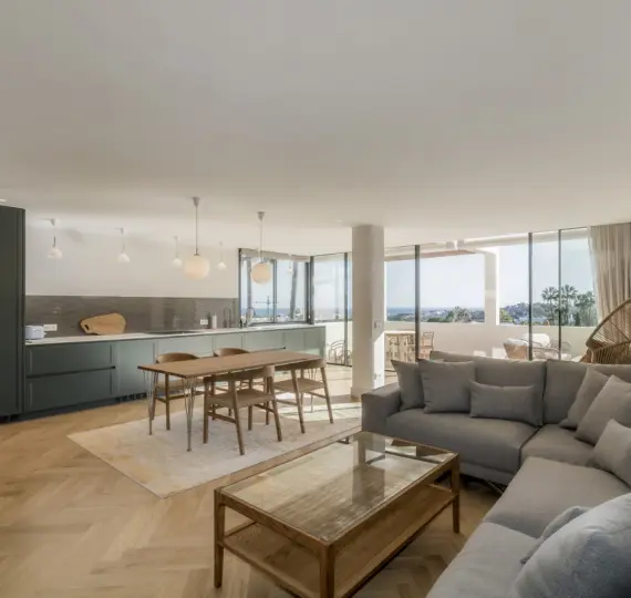 Venta de apartamento en planta media en Nueva Andalucía