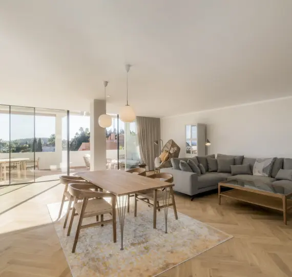 Venta de apartamento en planta media en Nueva Andalucía