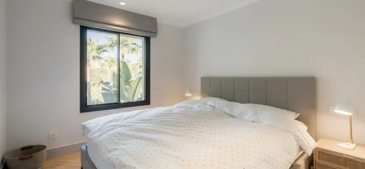 Venta de apartamento en planta media en Nueva Andalucía 4