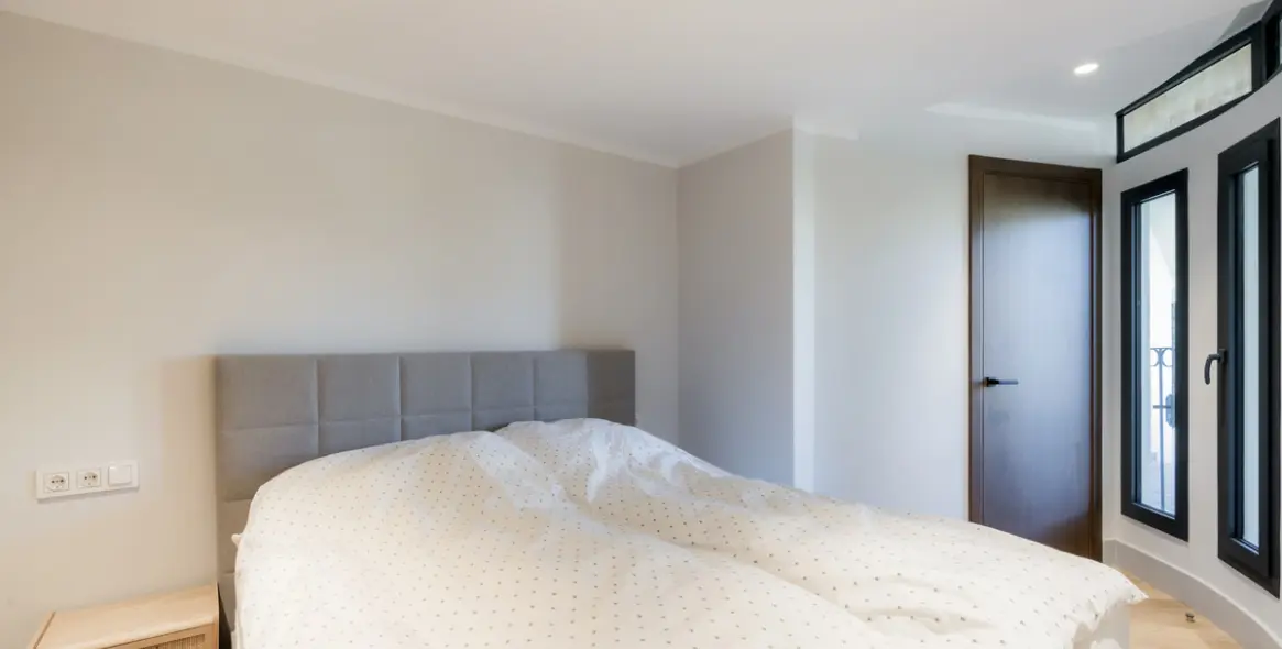 Sale of middle floor apartment in Nueva Andalucía 13