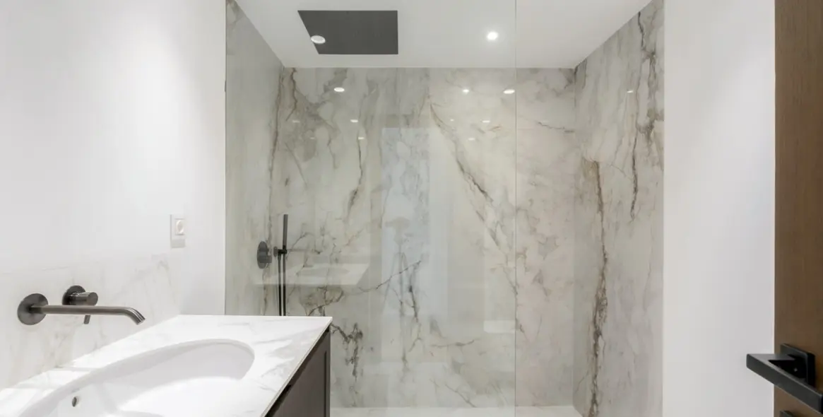 Sale of middle floor apartment in Nueva Andalucía 15