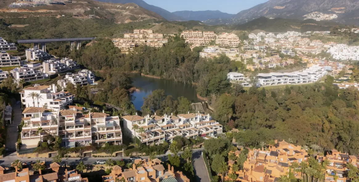 Sale of middle floor apartment in Nueva Andalucía 18