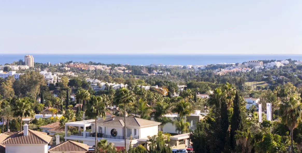 Sale of middle floor apartment in Nueva Andalucía 21