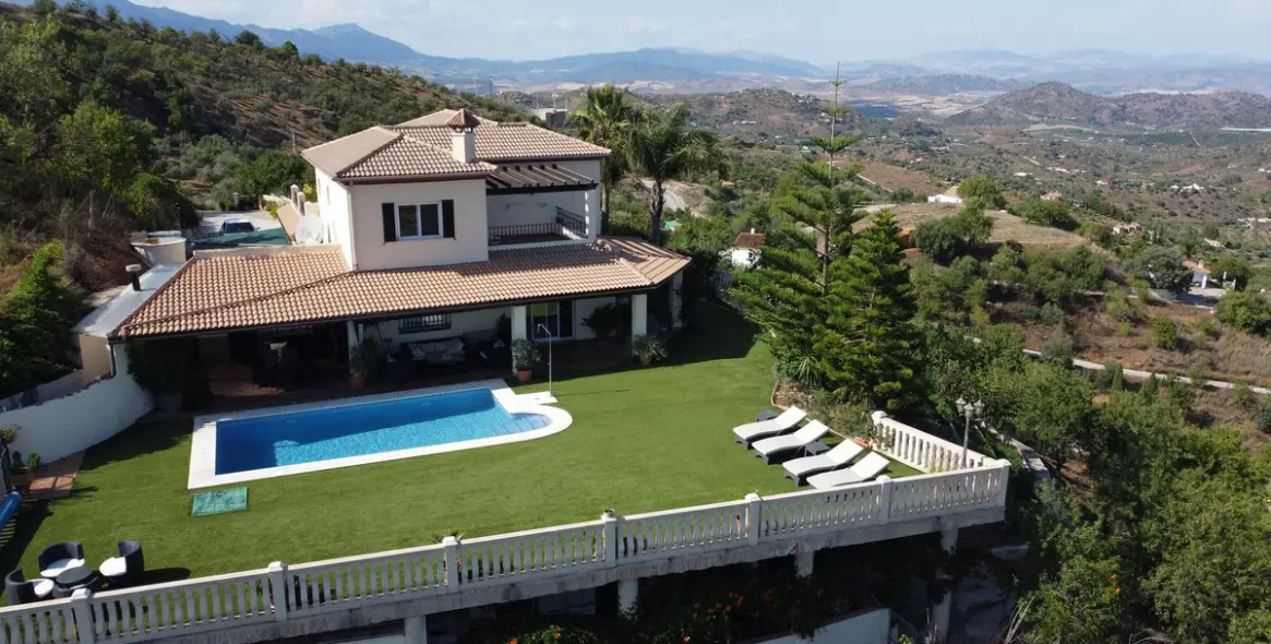 Sale of finca - cortijo in Monda 1