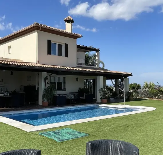 Sale of finca - cortijo in Monda