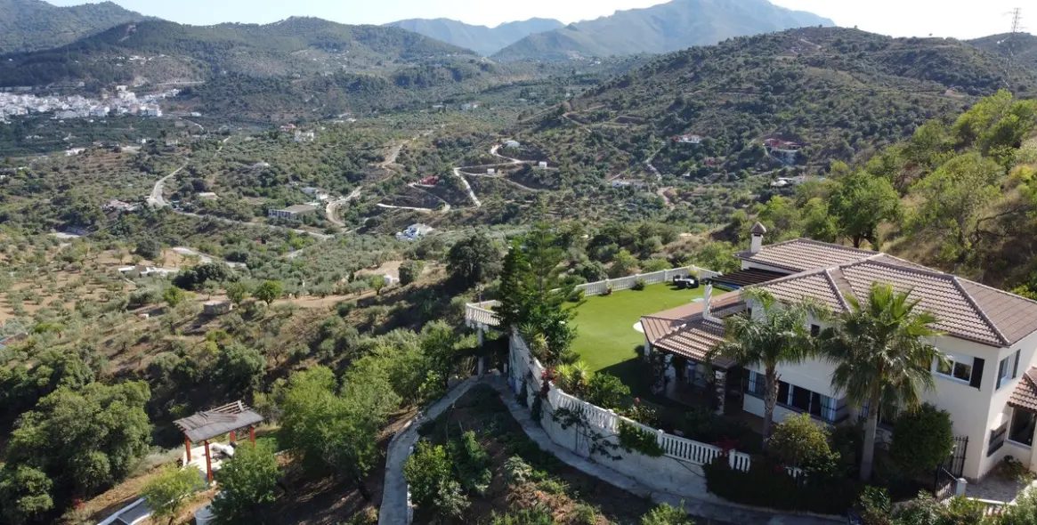 Sale of finca - cortijo in Monda 6