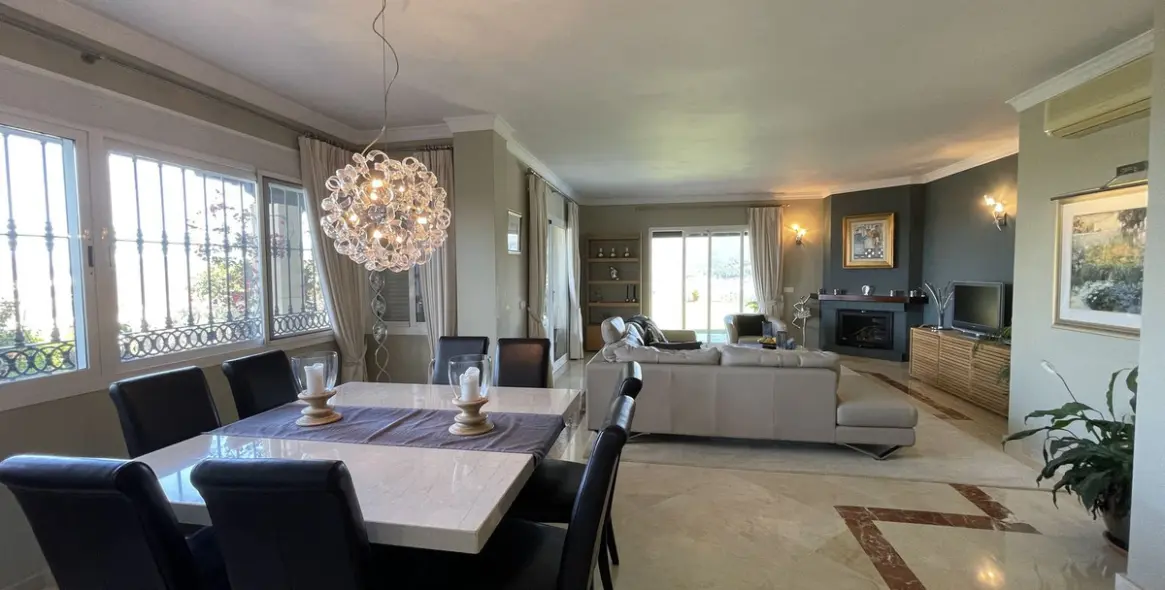 Sale of finca - cortijo in Monda 9