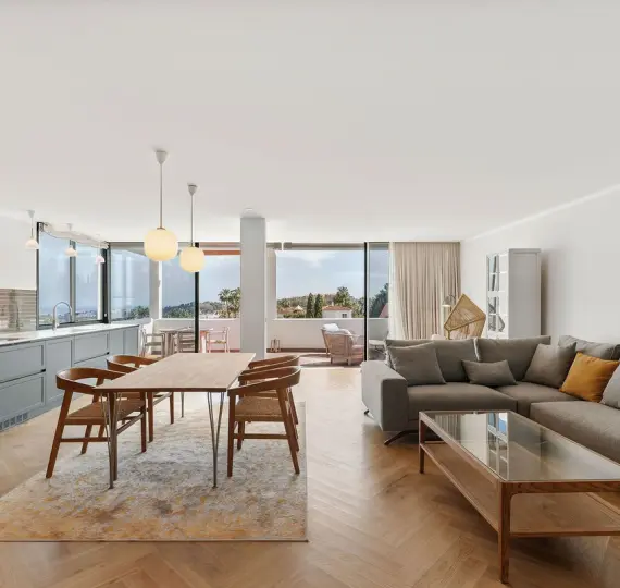 Venta de apartamento en planta media en Nueva Andalucía