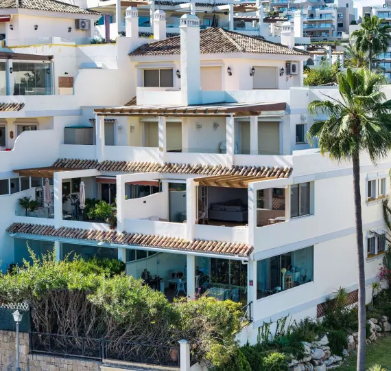 Venta de apartamento en planta media en Nueva Andalucía