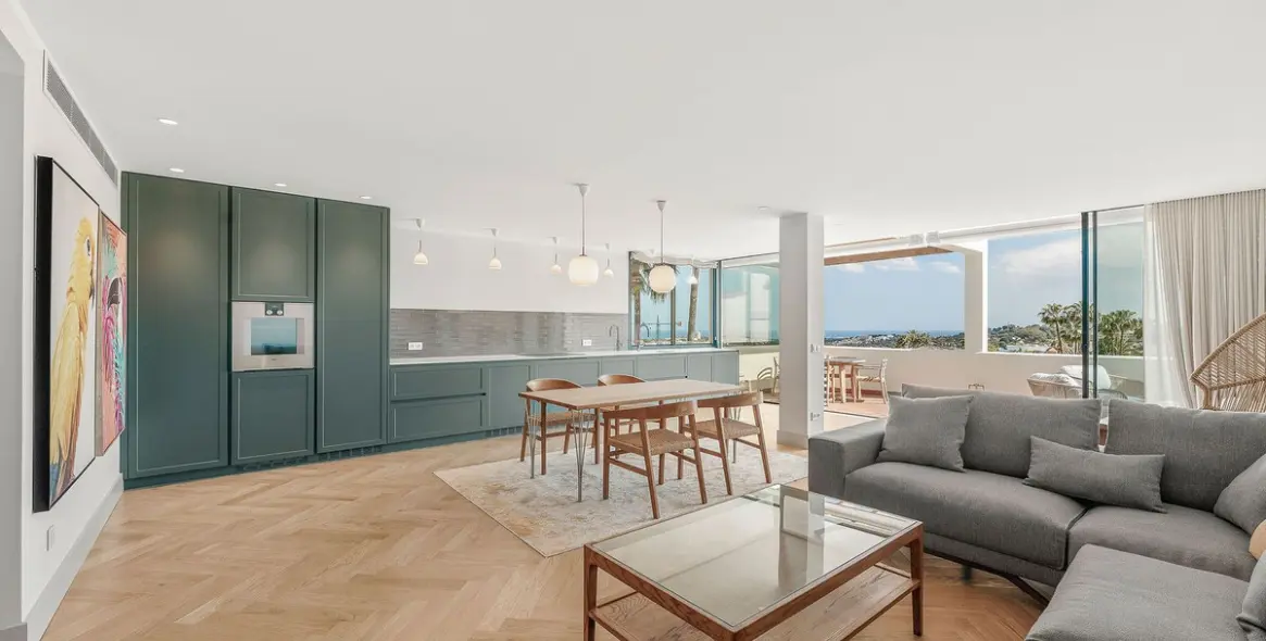 Venta de apartamento en planta media en Nueva Andalucía 5