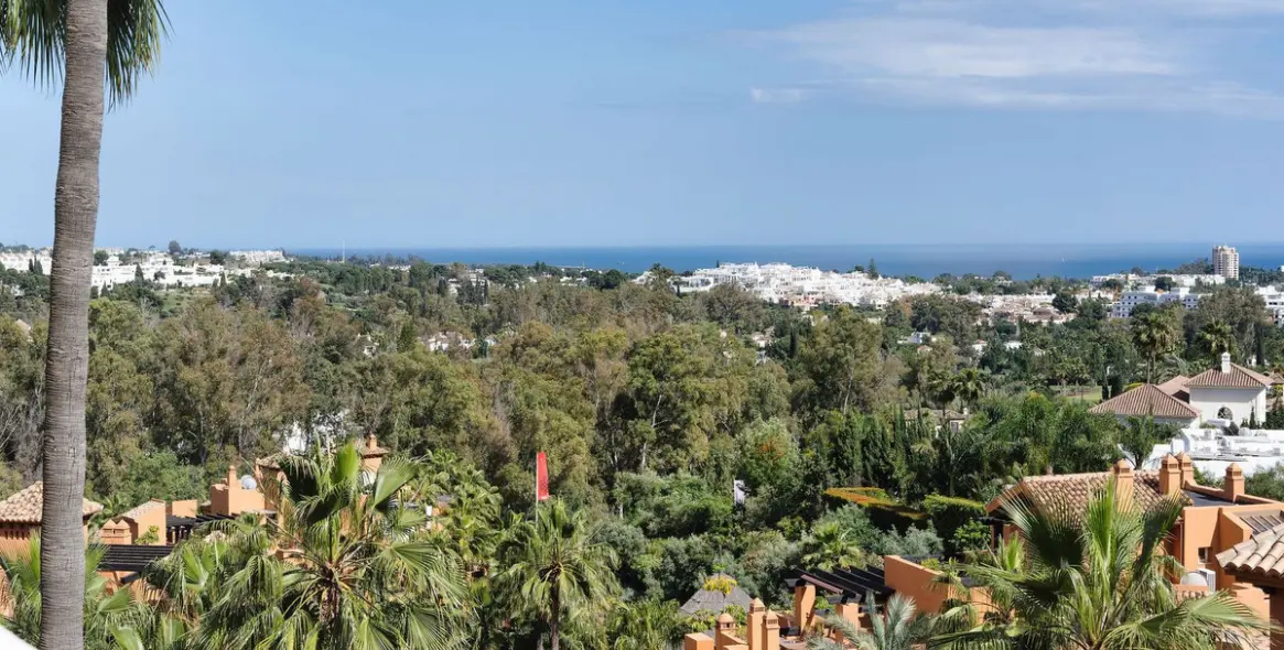 Sale of middle floor apartment in Nueva Andalucía 27