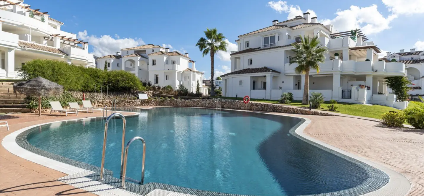 Sale of middle floor apartment in Aloha 0