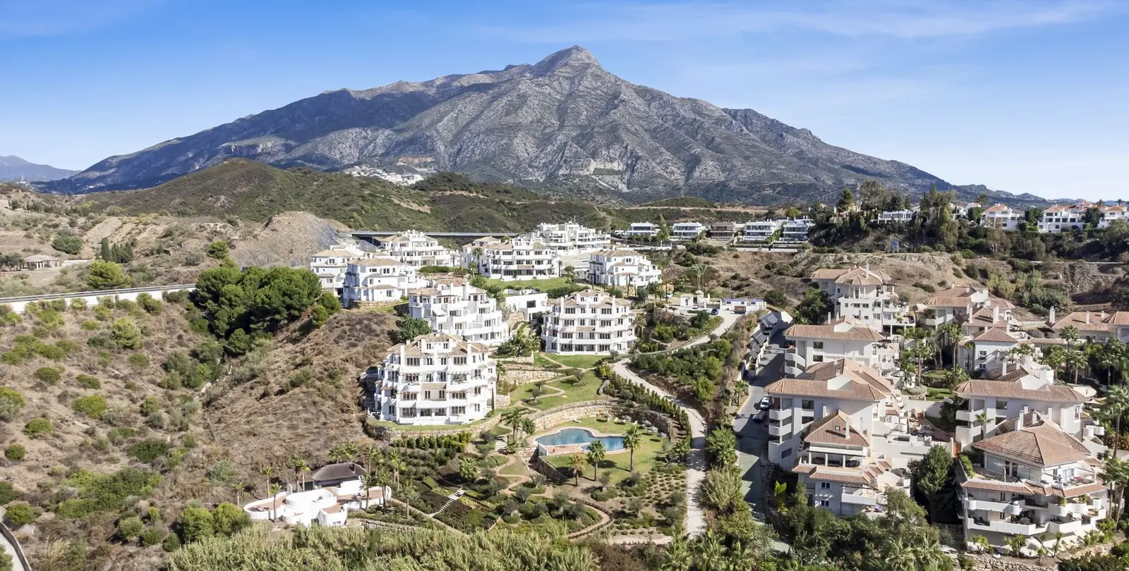 Sale of middle floor apartment in Aloha 31