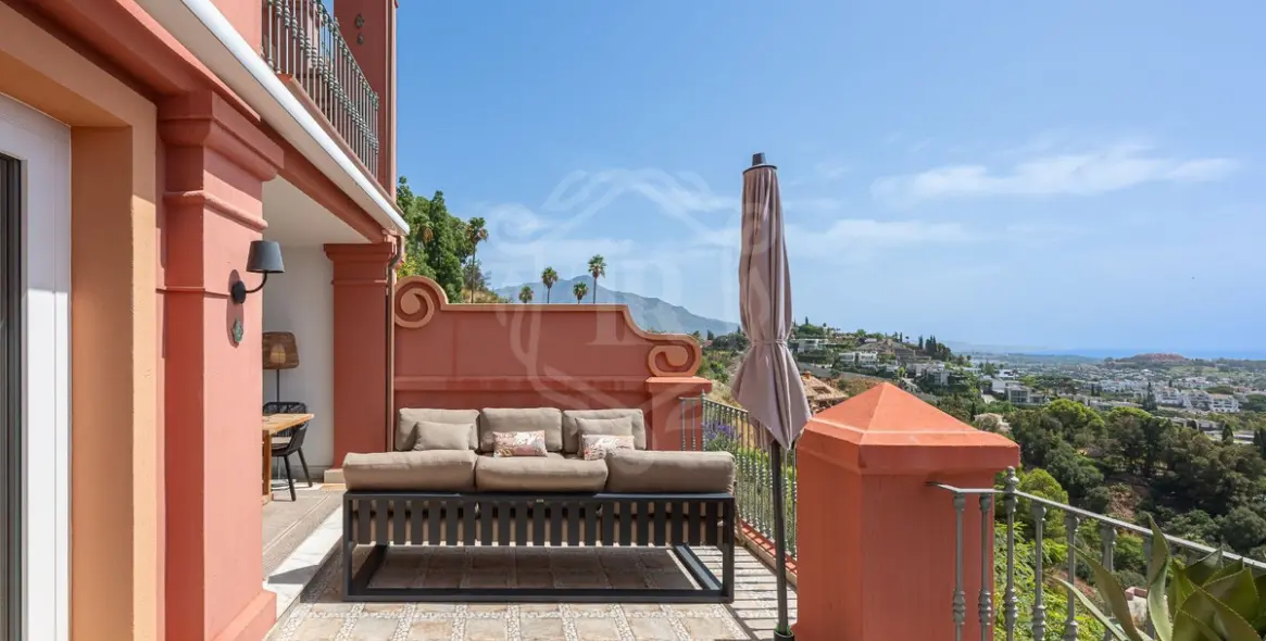 Продажа двухуровневых апартаментов в Monte Halcones 3