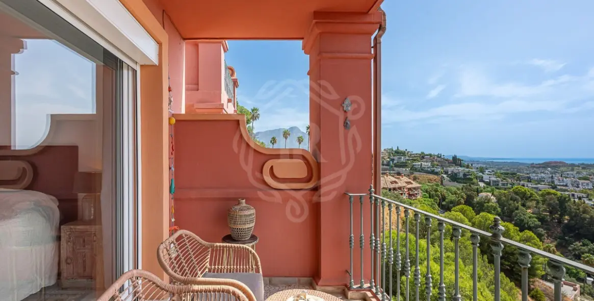 Продажа двухуровневых апартаментов в Monte Halcones 6