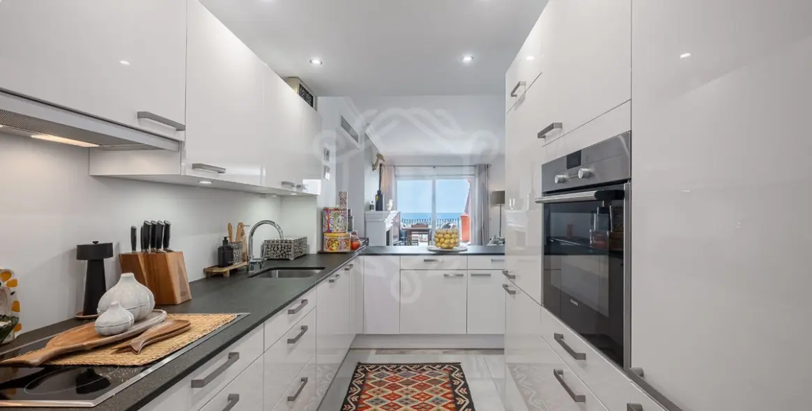 Продажа двухуровневых апартаментов в Monte Halcones 19