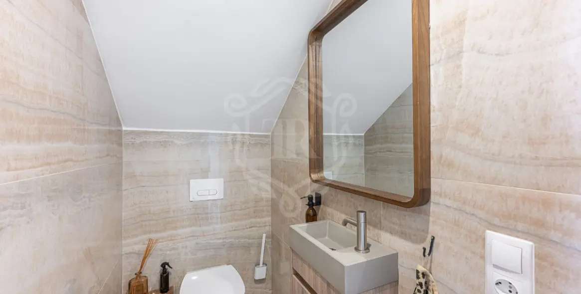 Продажа двухуровневых апартаментов в Monte Halcones 20