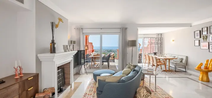 Sale of duplex in Monte Halcones 2