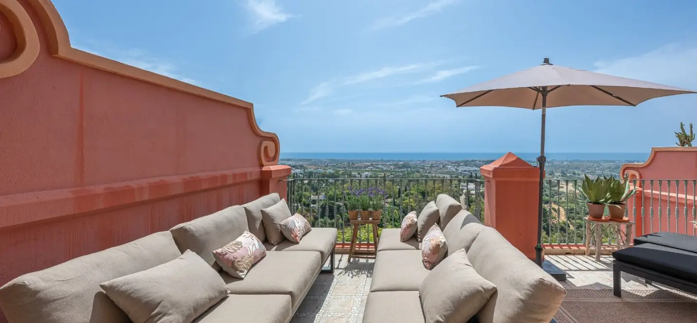 Sale of duplex in Monte Halcones 1