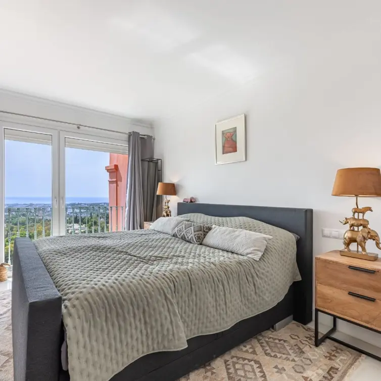 Sale of duplex in Monte Halcones