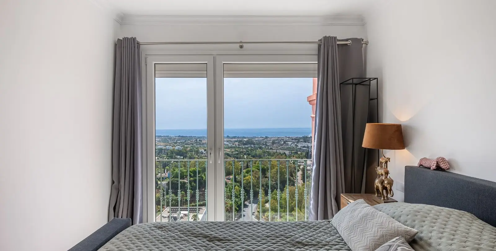 Sale of duplex in Monte Halcones 23