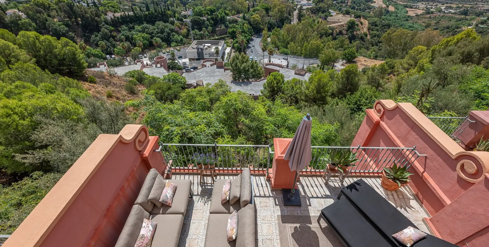 Sale of duplex in Monte Halcones 37