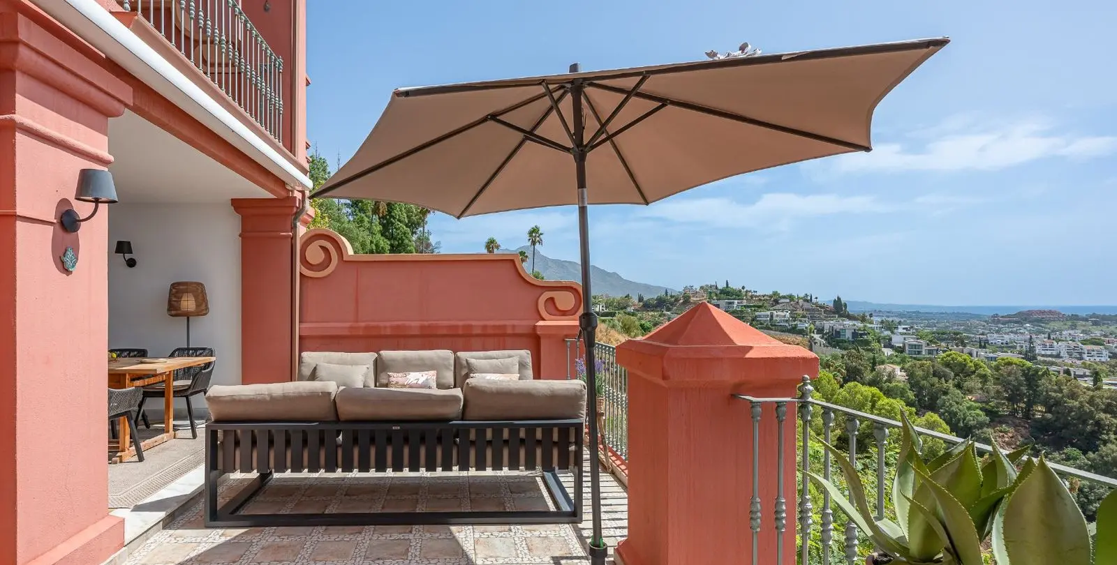 Sale of duplex in Monte Halcones 42