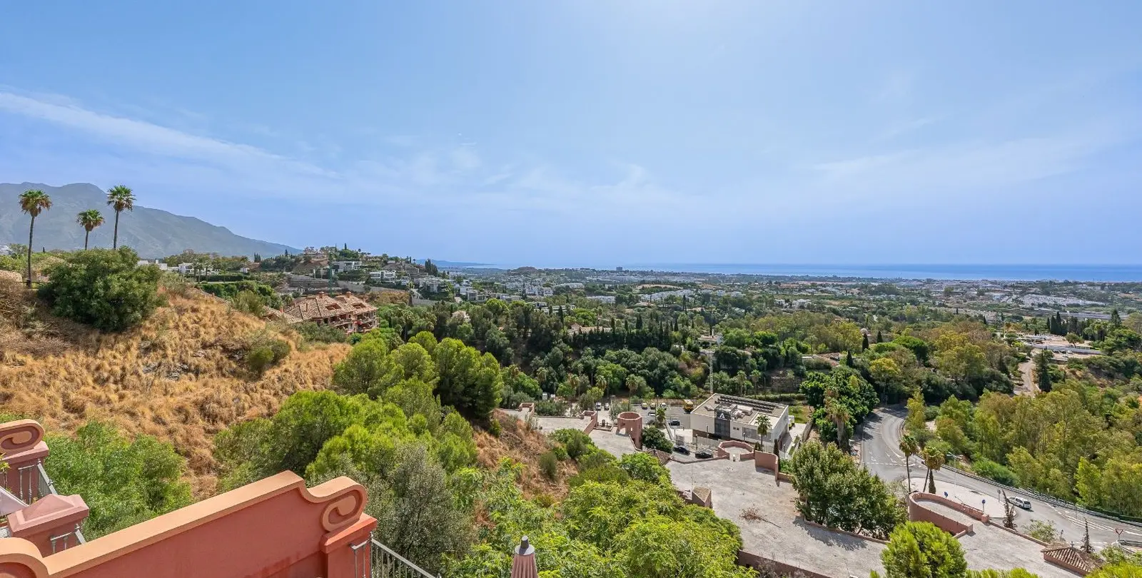 Sale of duplex in Monte Halcones 46
