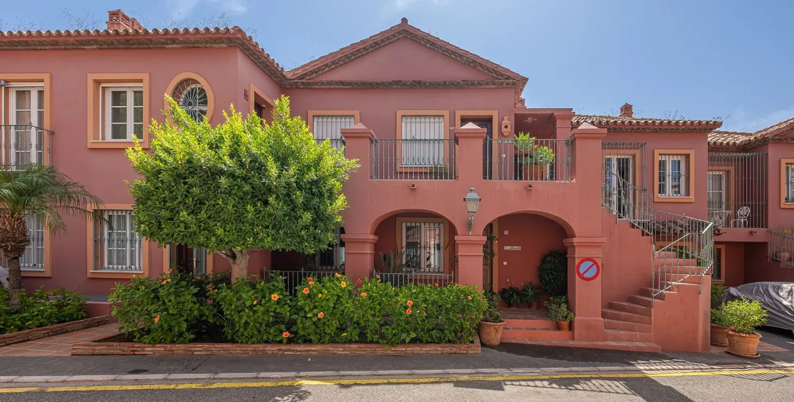 Sale of duplex in Monte Halcones 49
