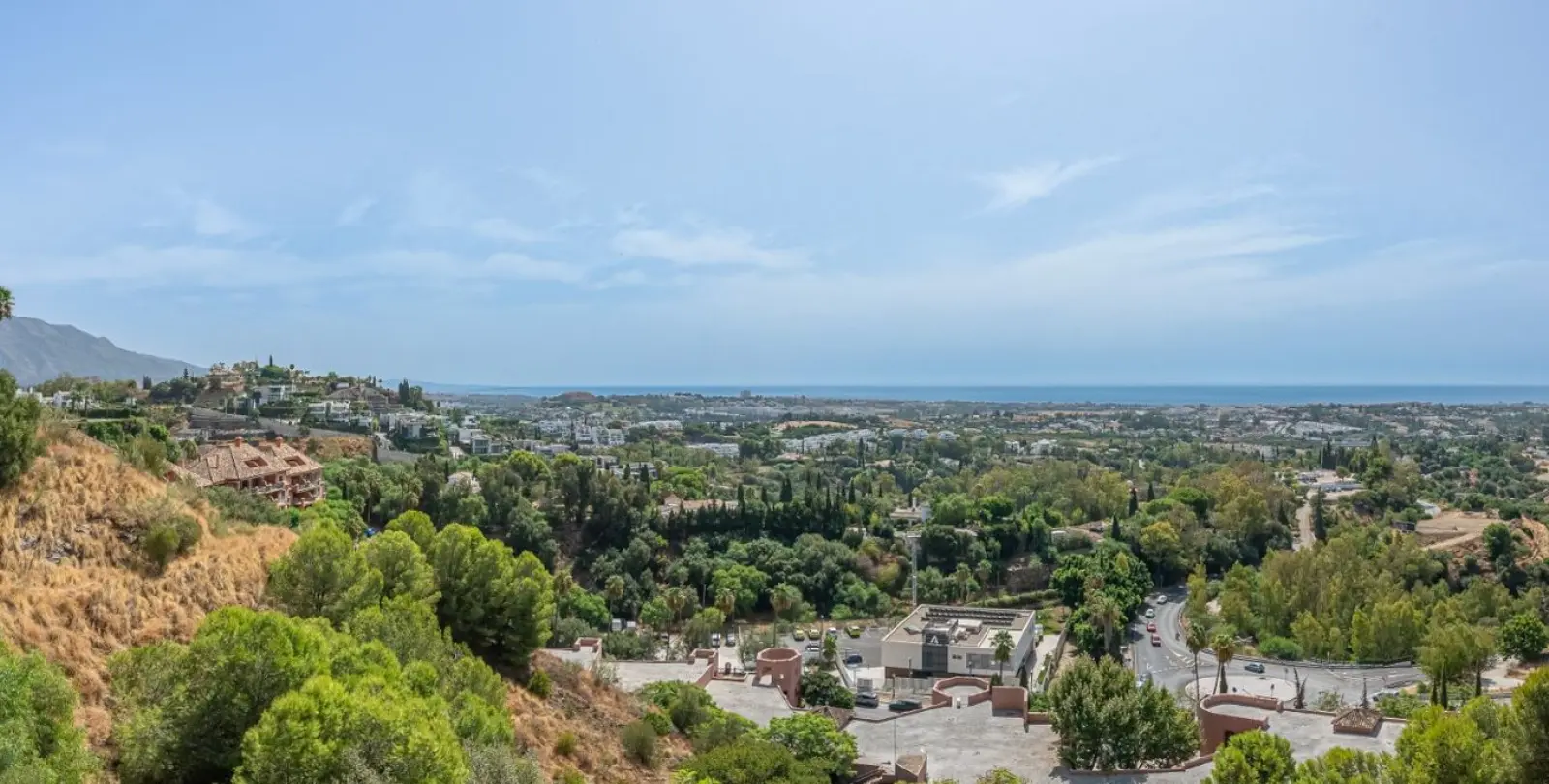 Sale of duplex in Monte Halcones 52