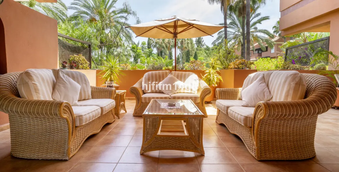 Продажа апартаментов на первом этаже в Puerto Banús 3