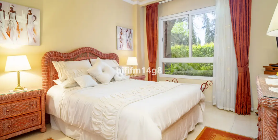 Продажа апартаментов на первом этаже в Puerto Banús 14