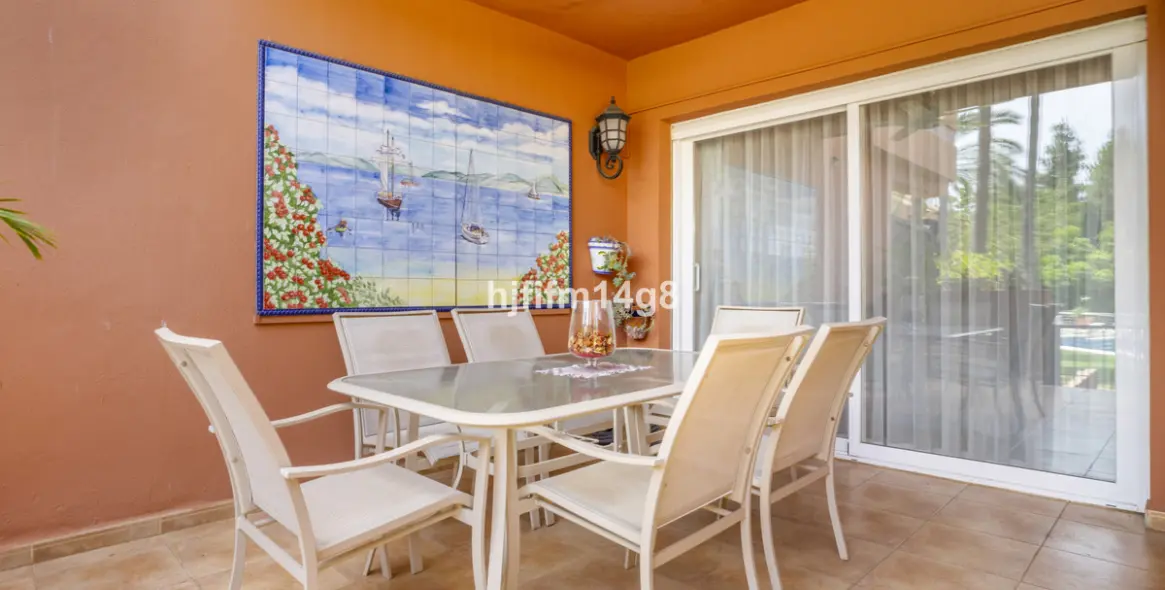 Продажа апартаментов на первом этаже в Puerto Banús 18