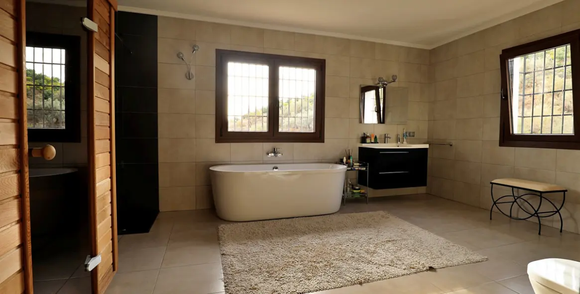 Sale of detached villa in Torrox 24