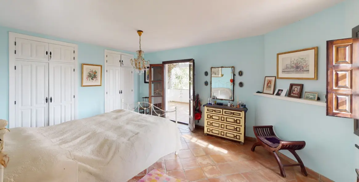 Sale of detached villa in Torrox 25