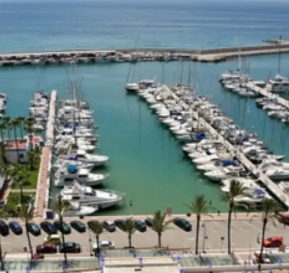 Продажа пентхауса в Estepona