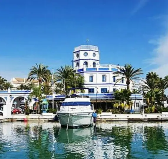 Продажа пентхауса в Estepona