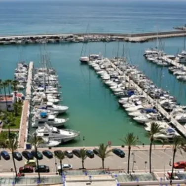 Sale of penthouse in Estepona