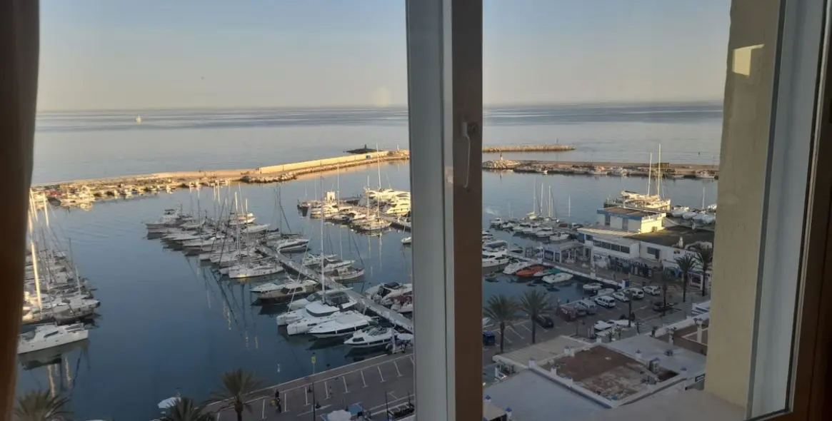 Sale of penthouse in Estepona 4