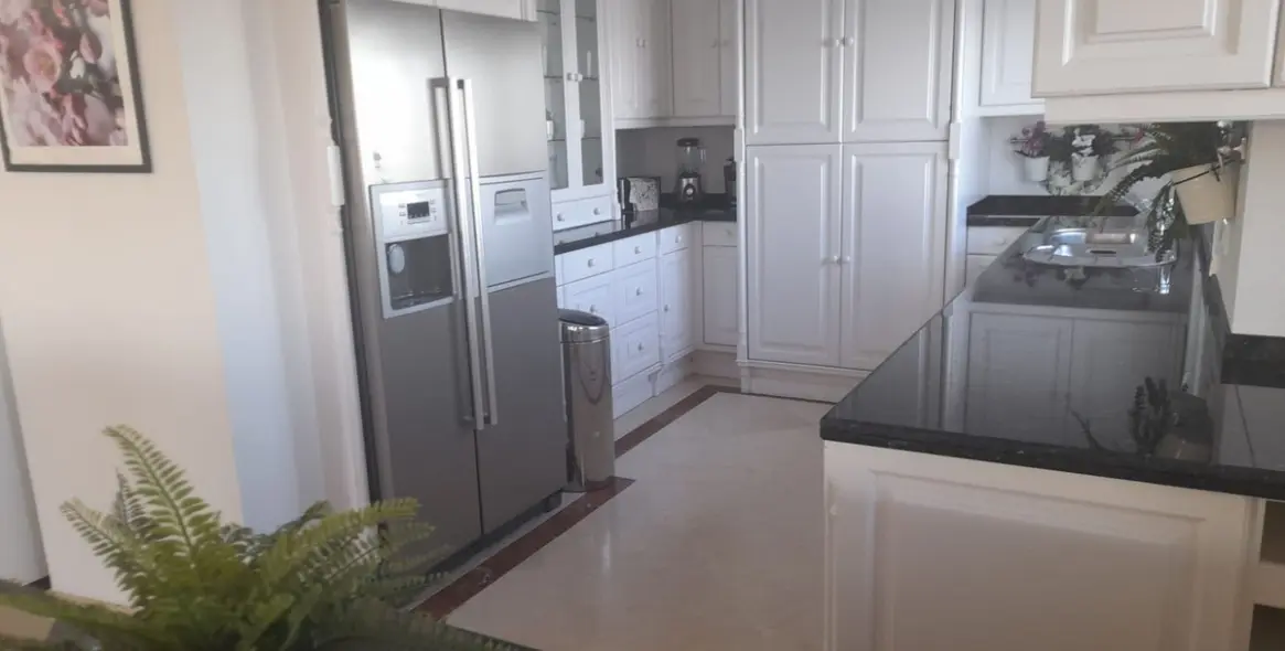 Sale of penthouse in Estepona 26