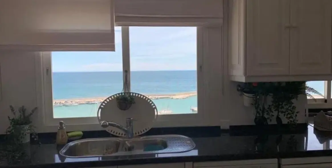 Sale of penthouse in Estepona 27