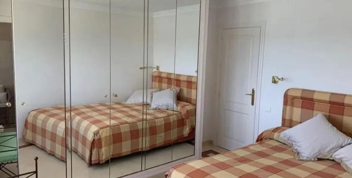 Sale of penthouse in Estepona 31