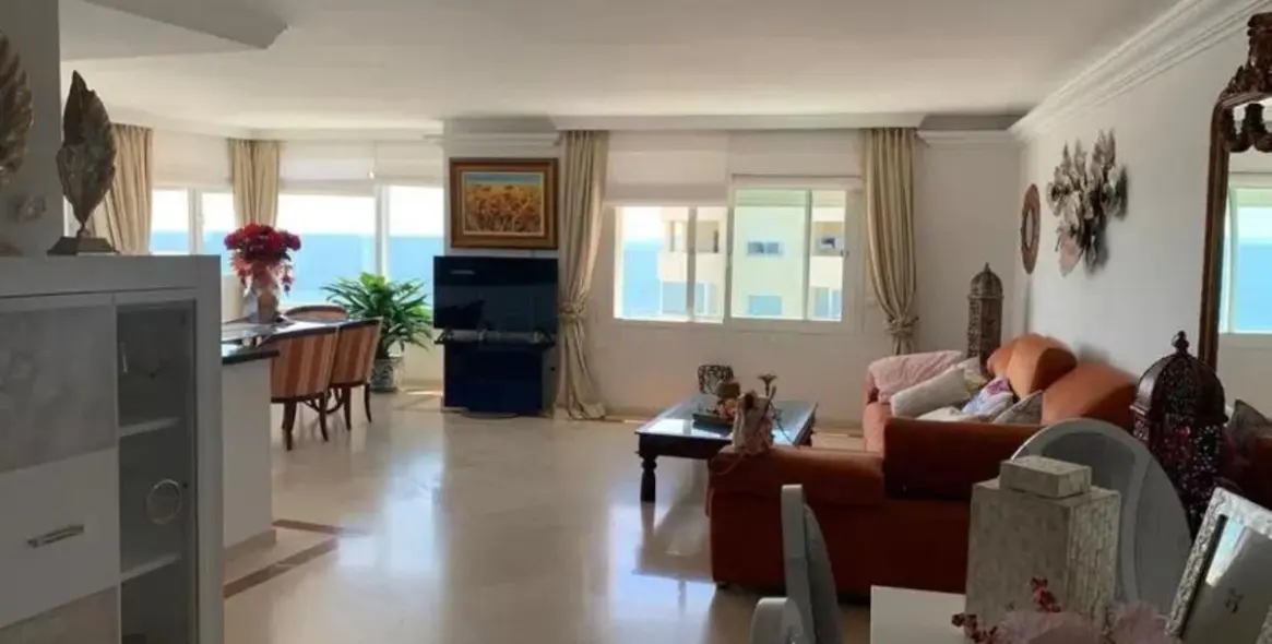 Sale of penthouse in Estepona 33