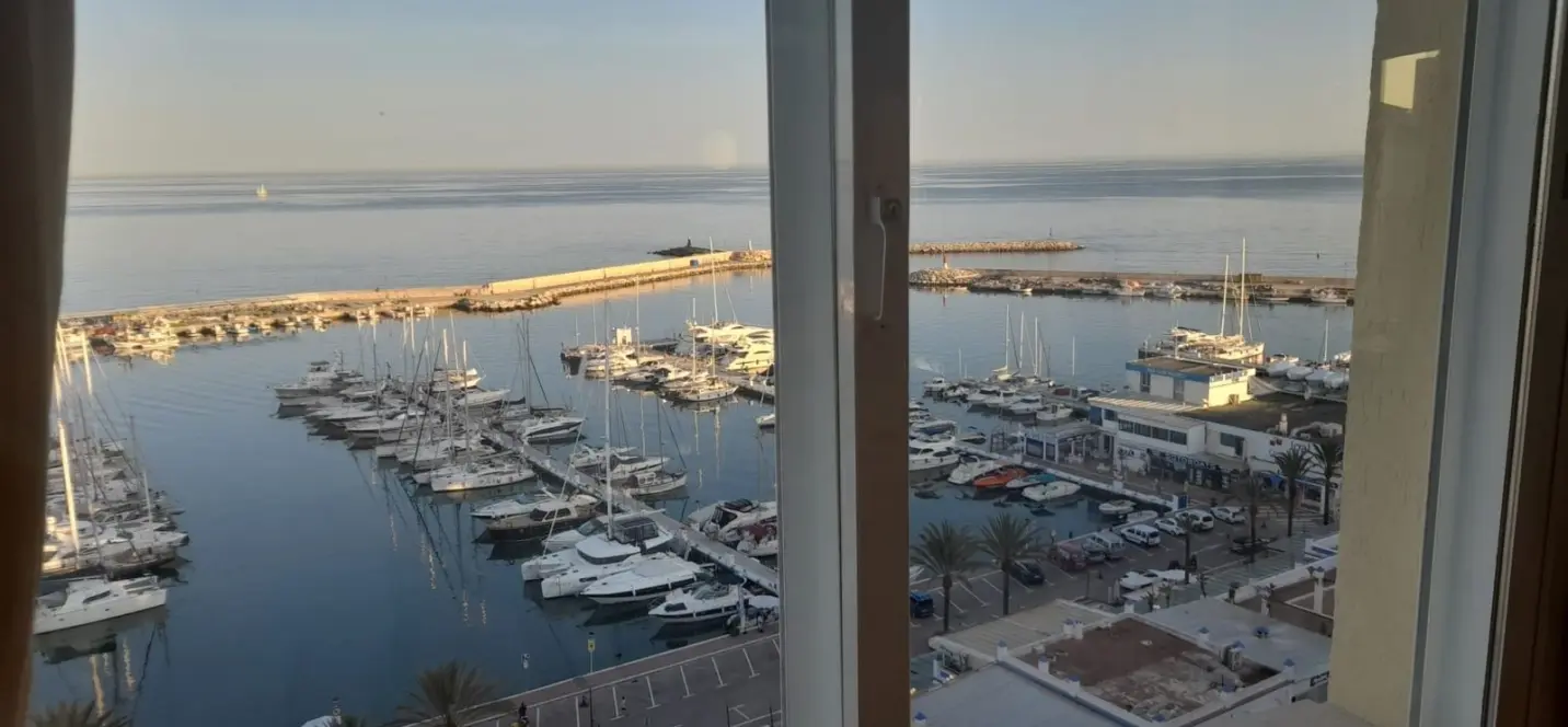 Sale of penthouse in Estepona 3