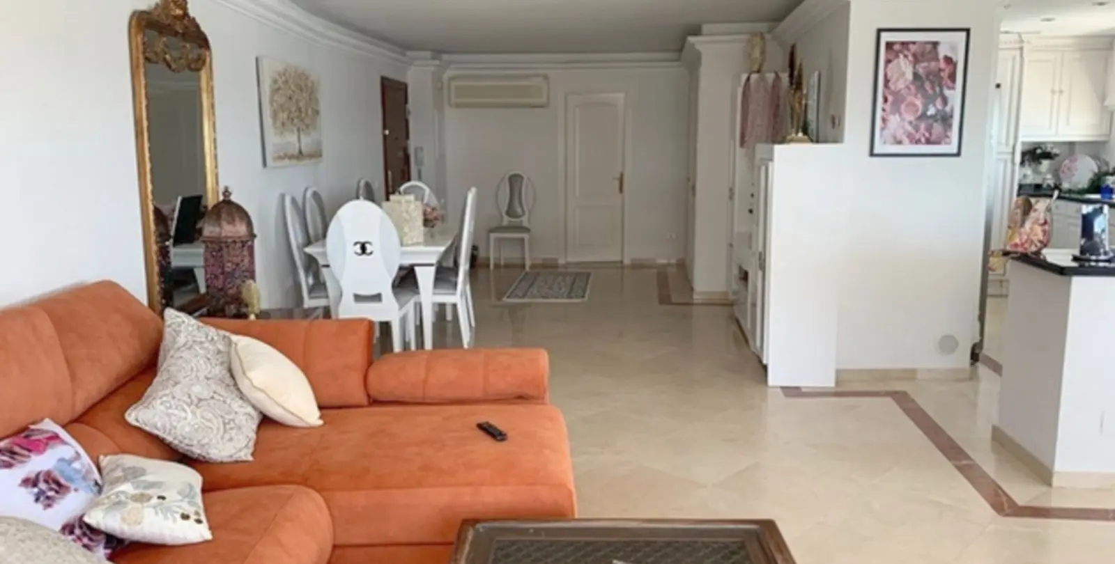 Sale of penthouse in Estepona 12
