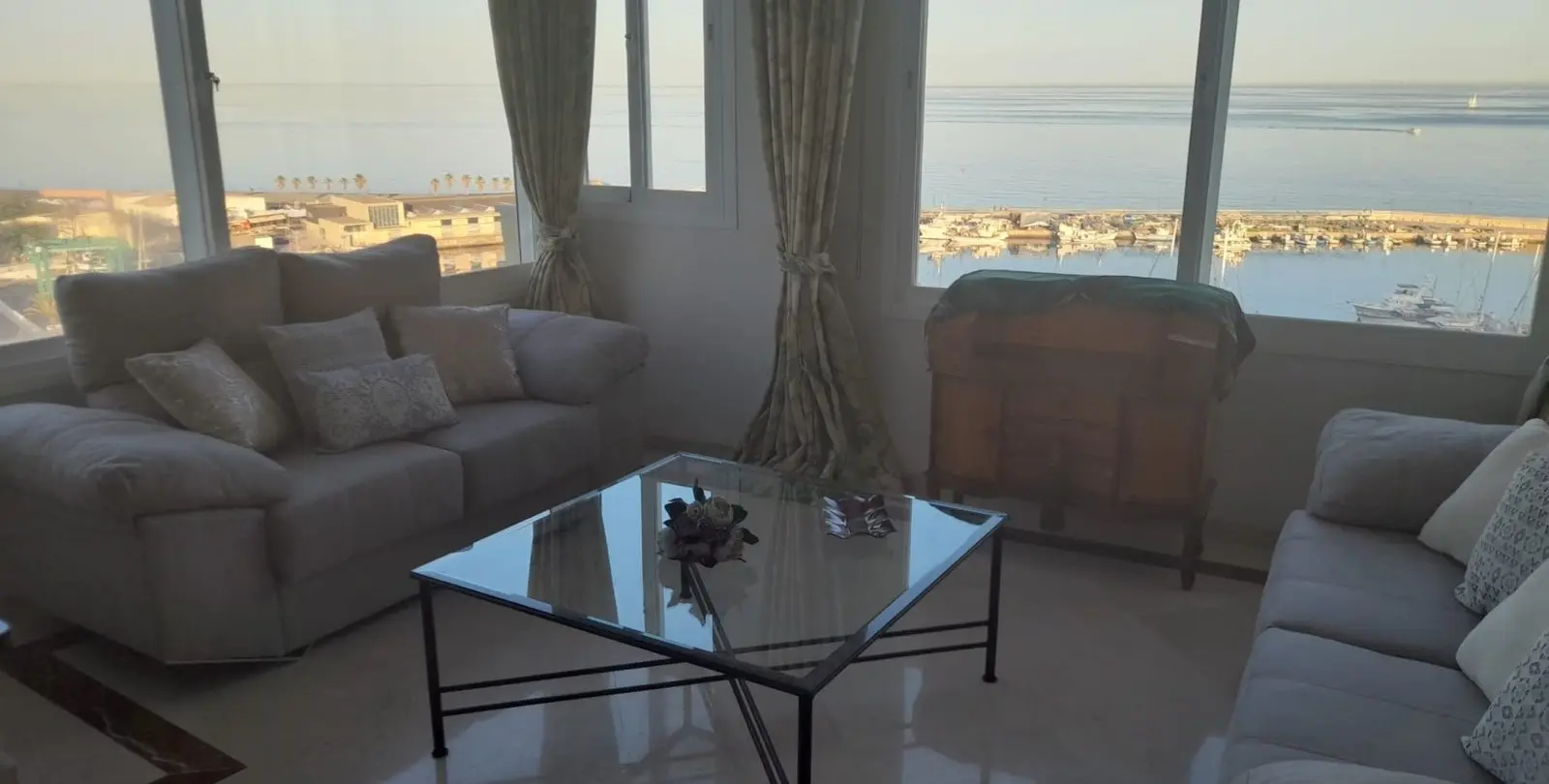Sale of penthouse in Estepona 14