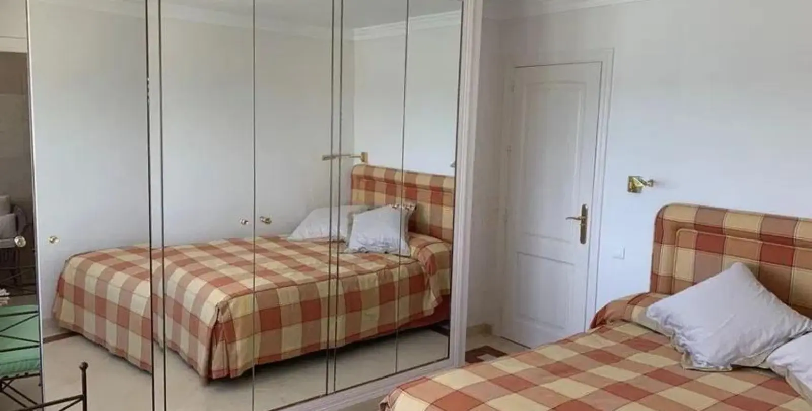 Sale of penthouse in Estepona 31