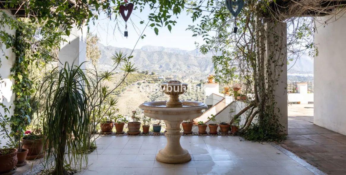 Sale of detached villa in Costa del Sol East 1