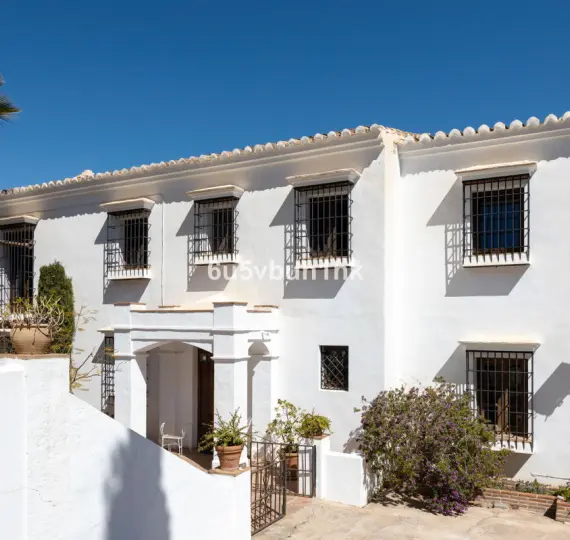 Detached villa R4282069